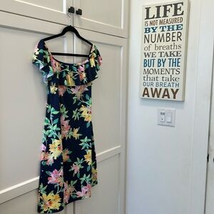 Vacation, beach or cruise! So comfortable Tommy bahama